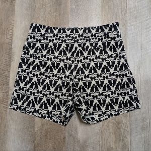 Anthropologie Cartonnier Black and Creamy Beige Printed Shorts Size 2